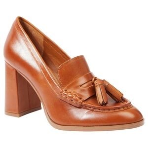 Heeled leather loafers